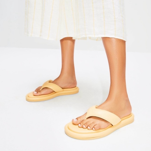 Gia Borghini puffy thong sandals 38 - Picture 3 of 5